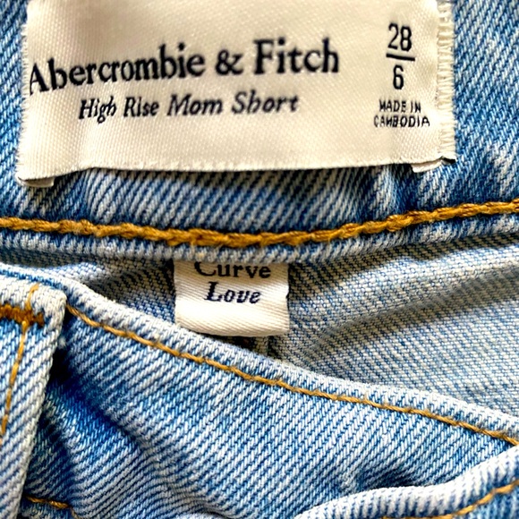 Abercrombie and Fitch high rise mom shorts - Picture 3 of 3